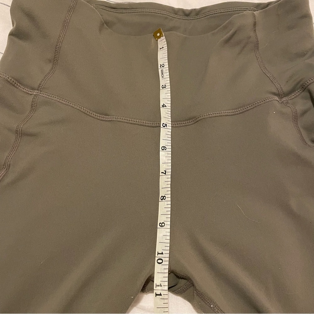 Two Pair Dragon Fit Capri Leggings with Side Pockets - Picture 6 of 10
